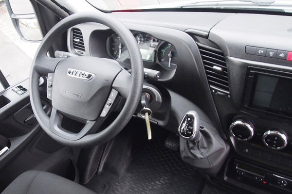 Cockpit des Iveco Daily C1/C1E